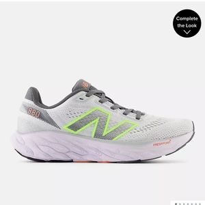 NWOT NB 880 running shoe